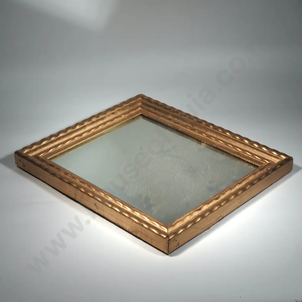 Ornate Gilt Frame With Molded Decoration Image 1++