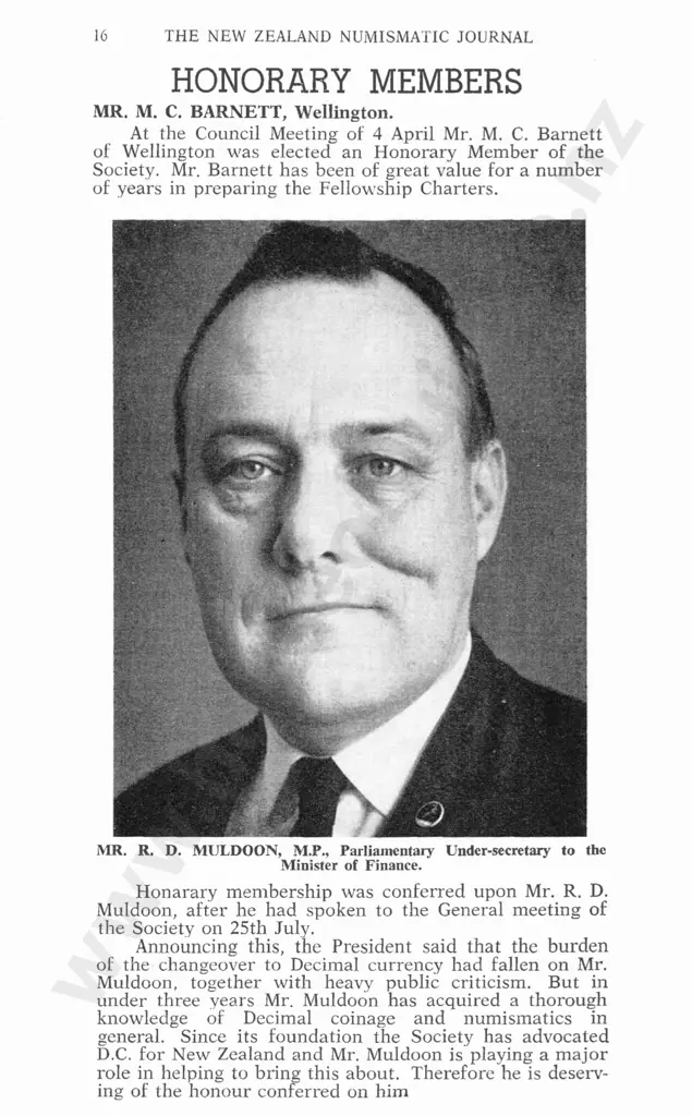 State Gift Presentation Silver Tray to the Prime Minister of New Zealand, Robert Muldoon (1983) Image 1++