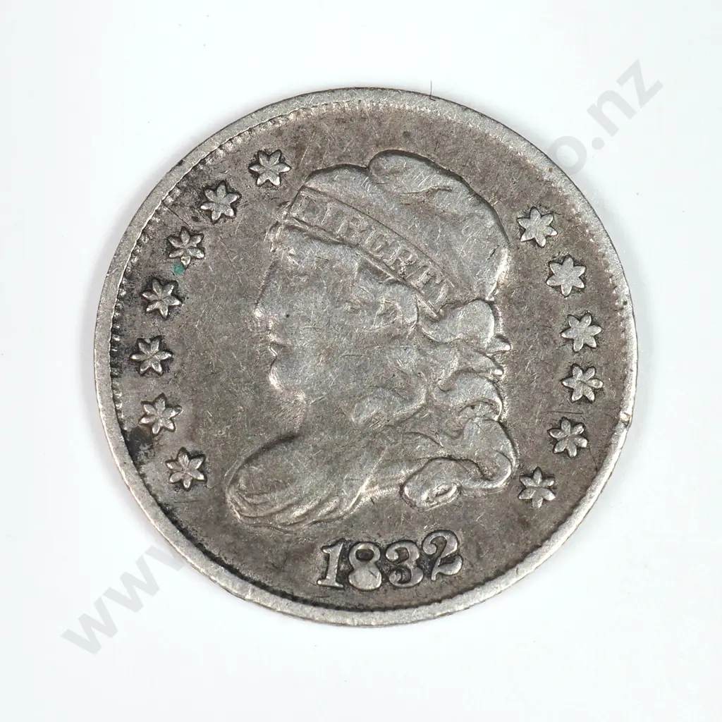 Half Dime: 1832 - Very Fine. C.V USD $165 ( NZD $285 ) Image 1++