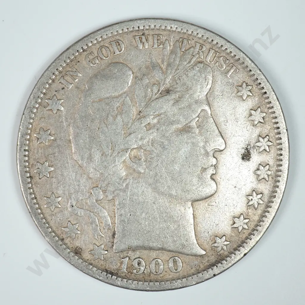Barber Half Dollar: 1900 - Very Fine. C.V USD $183 ( NZD $320 ) Image 1++