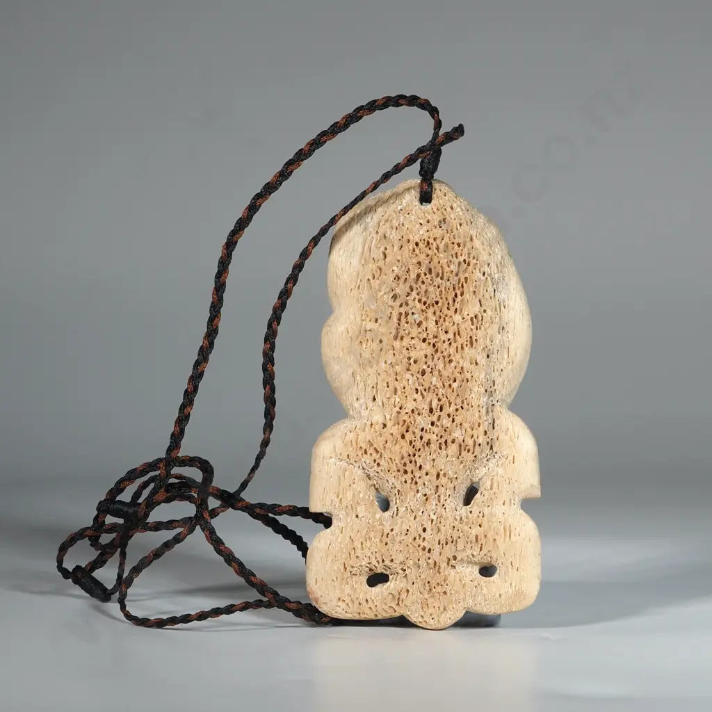 Whalebone Hei Tiki 100 x 54 mm Image 1++