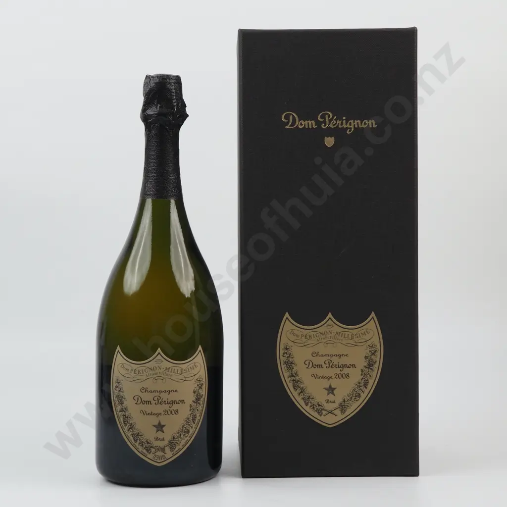 Boxed 2008 Dom Pérignon Brut Champagne. Image 1++