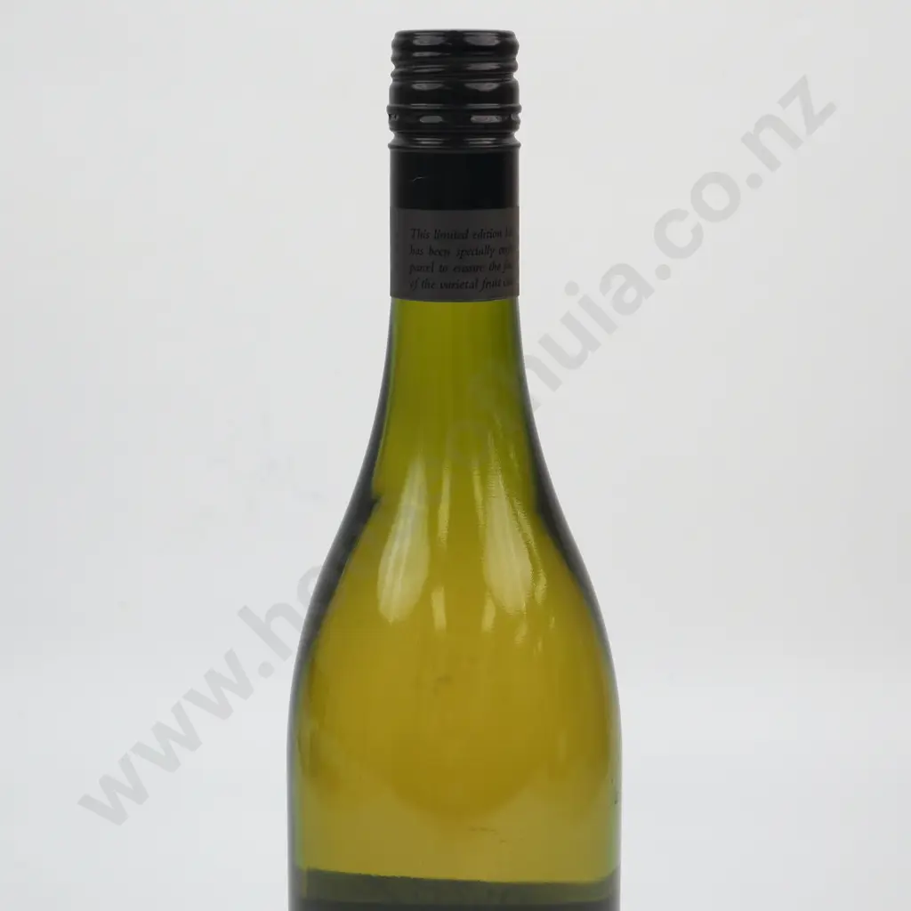 2013 Huntaway Reserve Pinot Gris - Gisborne. Image 1++