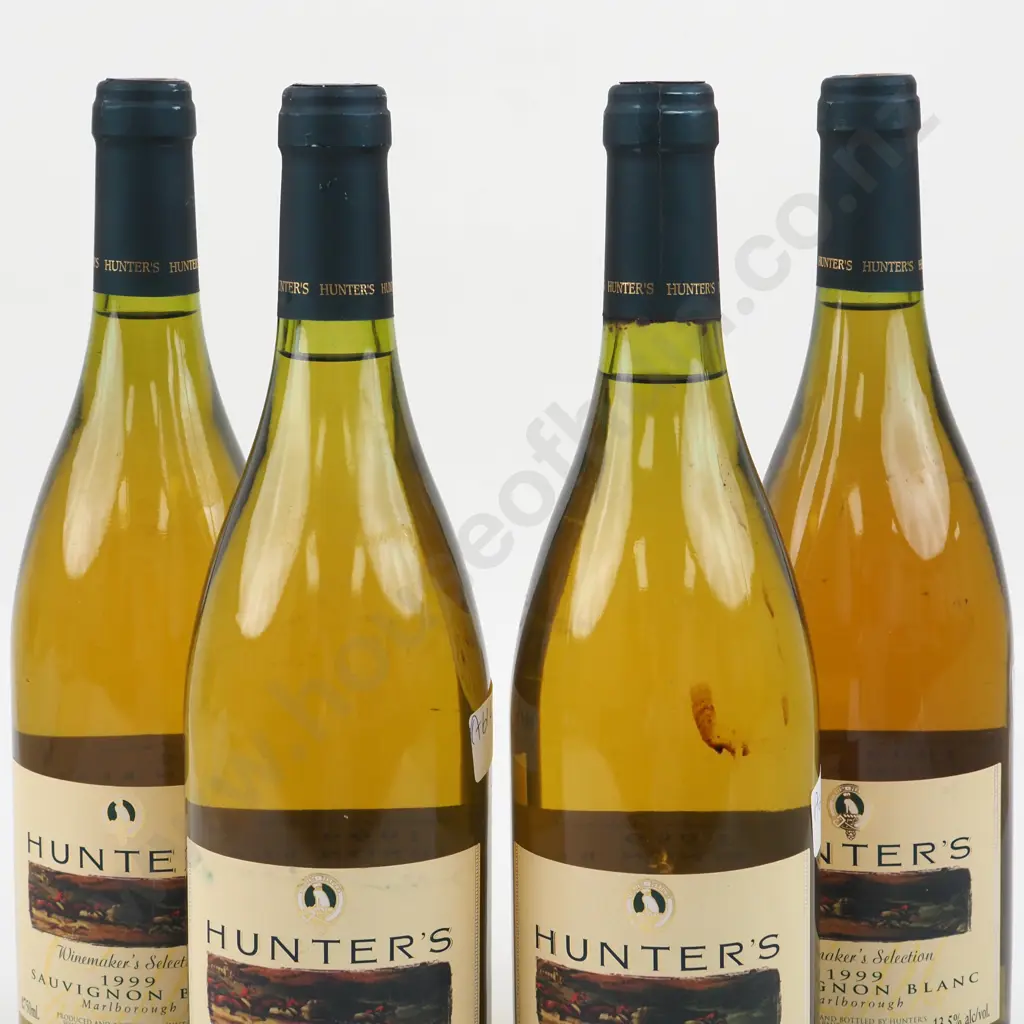 Four Bottles 1999 Winemaker's Selection Sauvignon Blanc - Marlborough. Image 1++