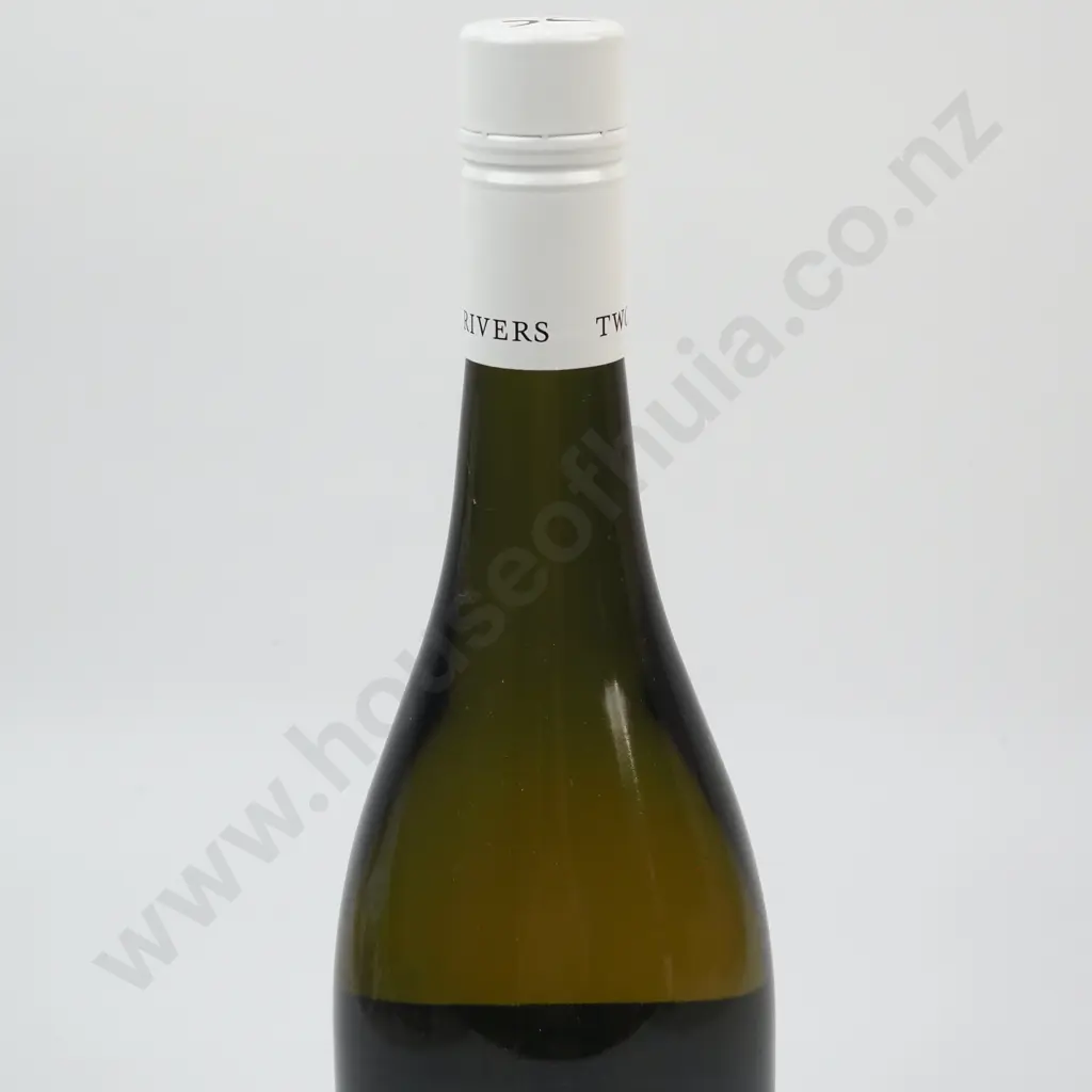 2019 Two Rivers Clos Des Pierre's Chardonnay. Marlborough, New Zealand. Image 1++
