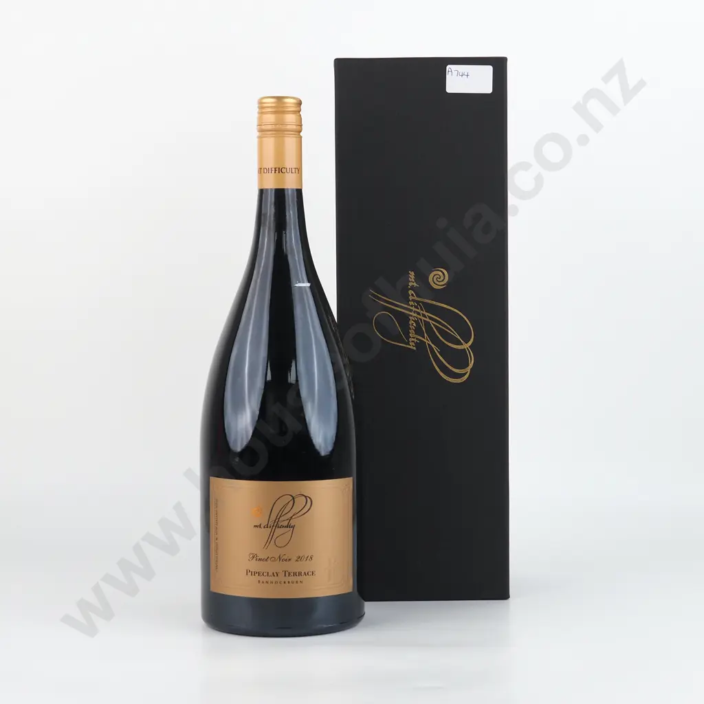 2018 Mount Difficulty. Pinot Noir. Pipe Clay Terrce Bannockburn. 1500ml Image 1++
