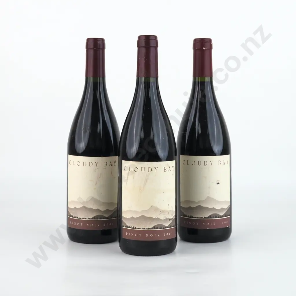 Three Bottles 2001 Cloudy Bay Pinot Noir - Marlborough. Image 1++