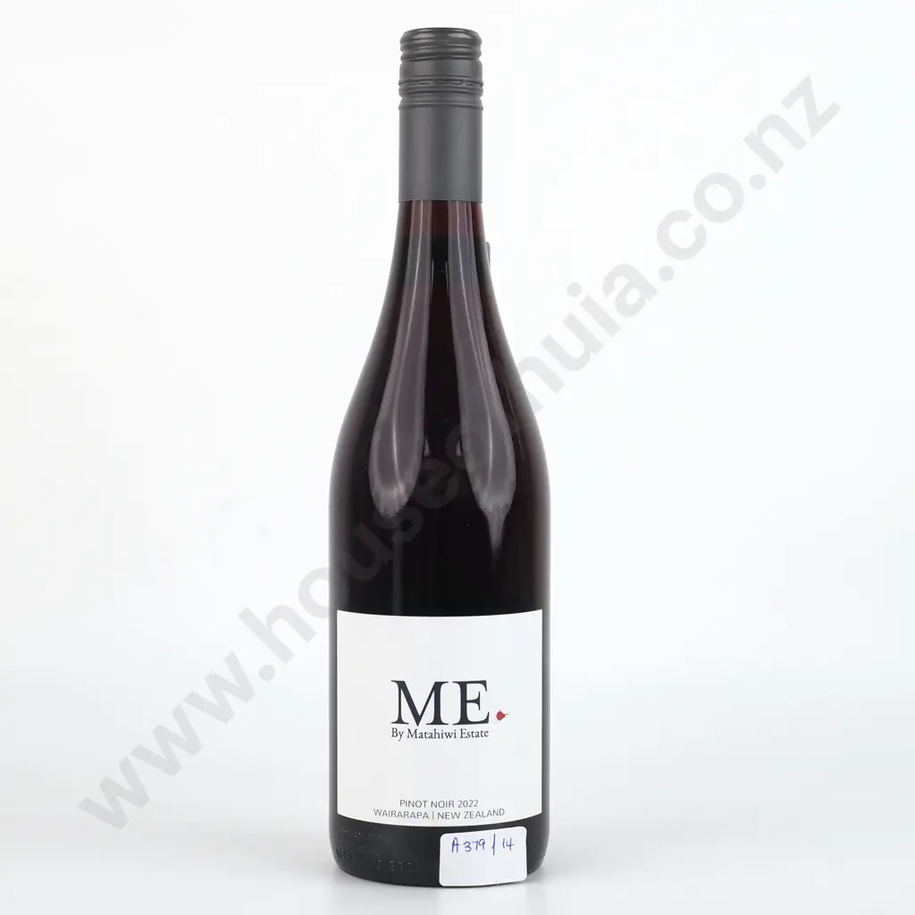 Matahiwi Estate Pinot Noir, 2022 Image 1++