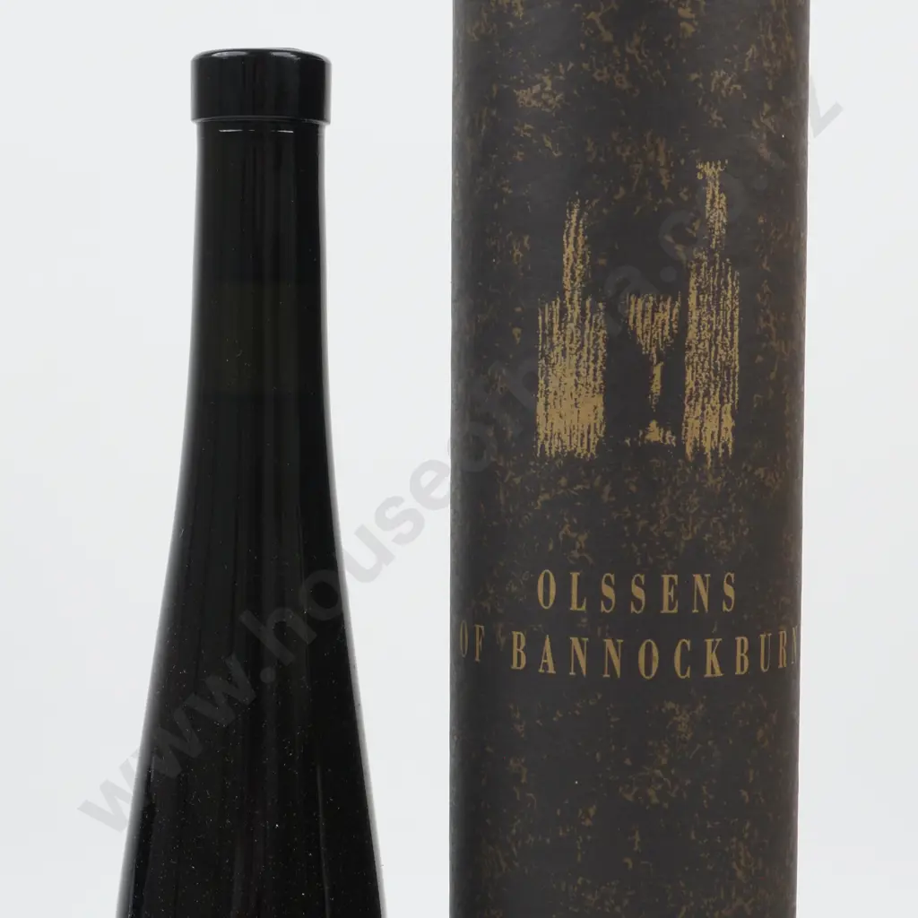 Boxed 2000 Olssens of Bannockburn Late Harvest Riesling, Dessert Gold - Central Otago. Image 1++