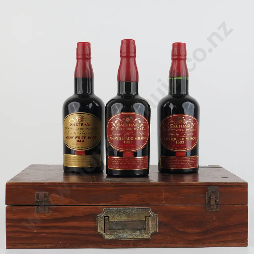 Presentation Wooden Box Containing Three Bottles Of Saltram Port. 1949-1952 Saltram 'Great Australian Fortified Series' Image 1++