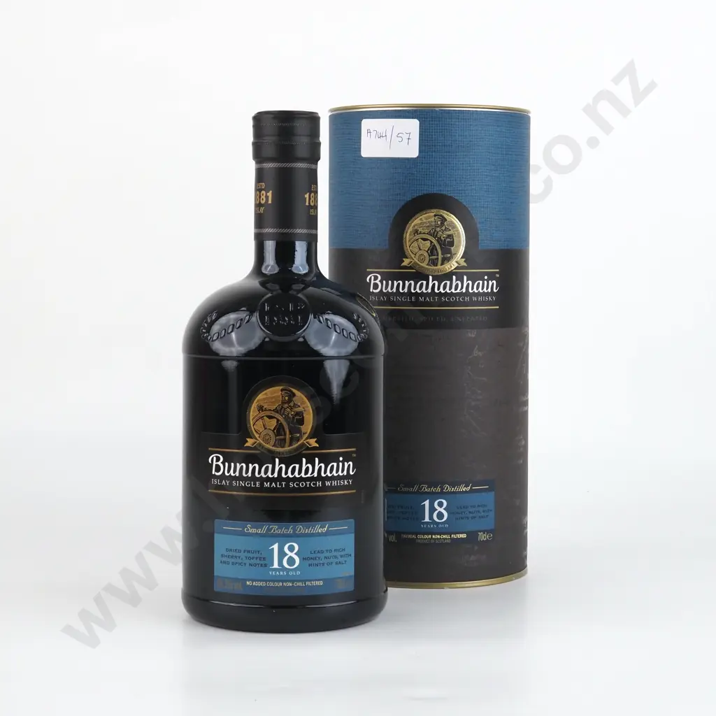Bunnahabhain 18 Years Old Islay Single Malt Scotch Whisky 46,3% Vol. 0,7l in Giftbox Image 1++