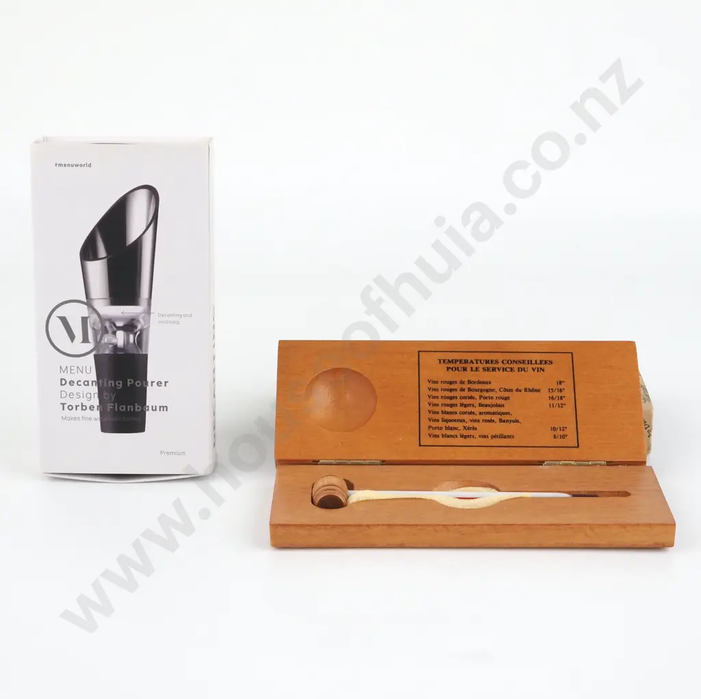 Decanting Pourer & Wine Thermometer ( Temperatures Conseillees Pour Le Service Du Vin ) Image 1++