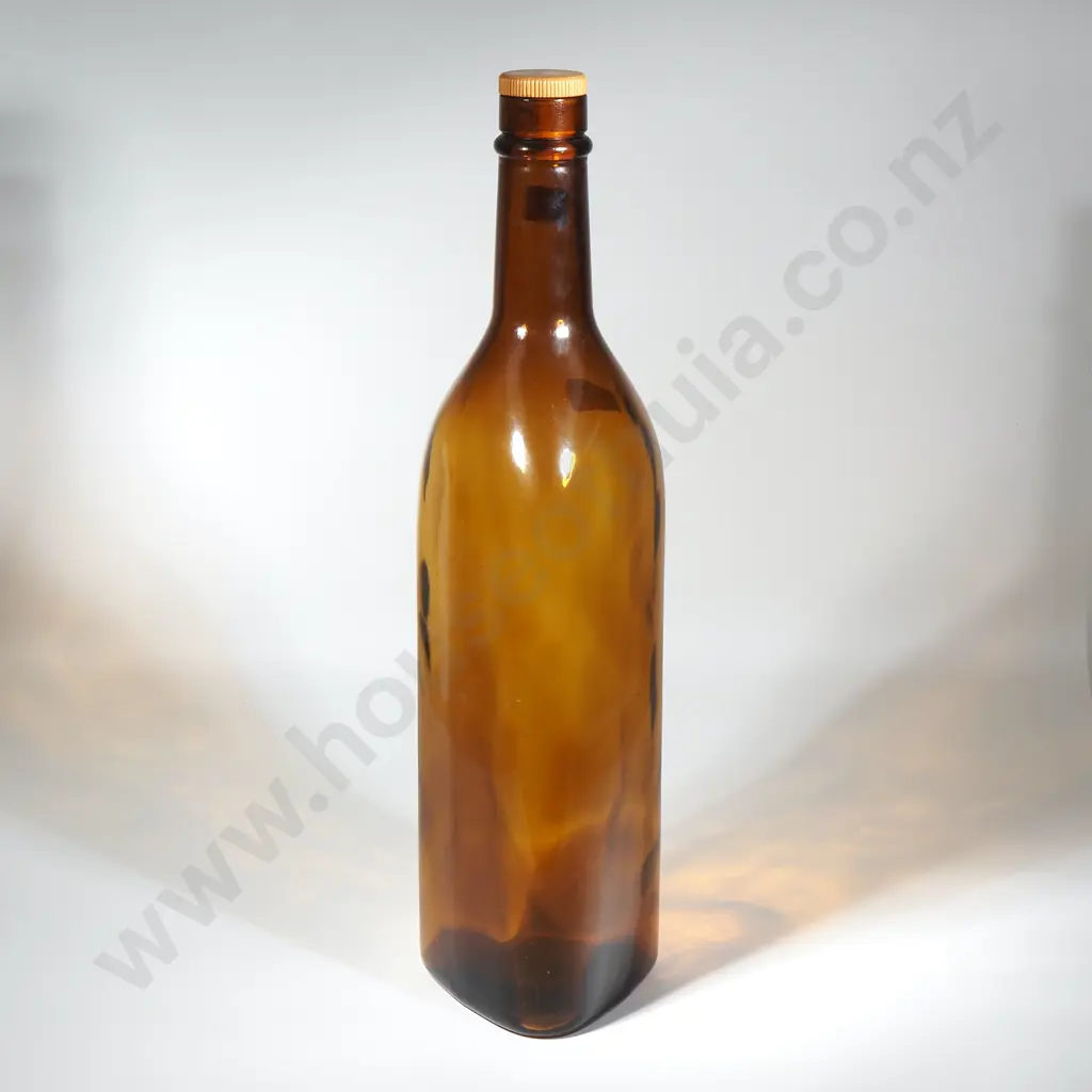 Triangular Jeroboam Amber Whisky Glass Bottle w Screw Lid For D & M Williams Grant & Sons Glasgow Image 1++