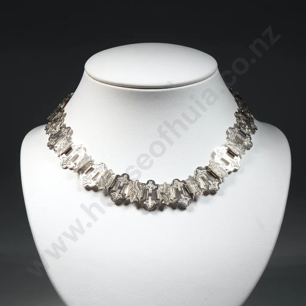 Victorian Sterling Silver Collar Image 1++