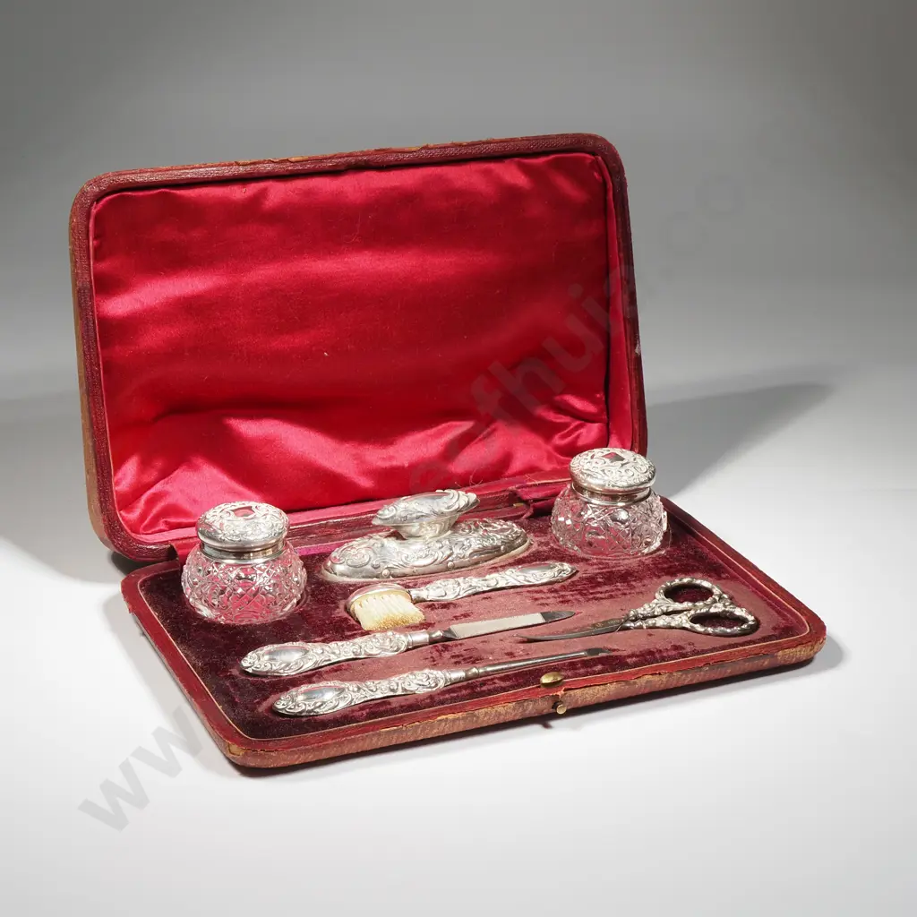 Antique Cased Sterling Silver Mounted Manicure Set Birmingham 1907 Image 1++