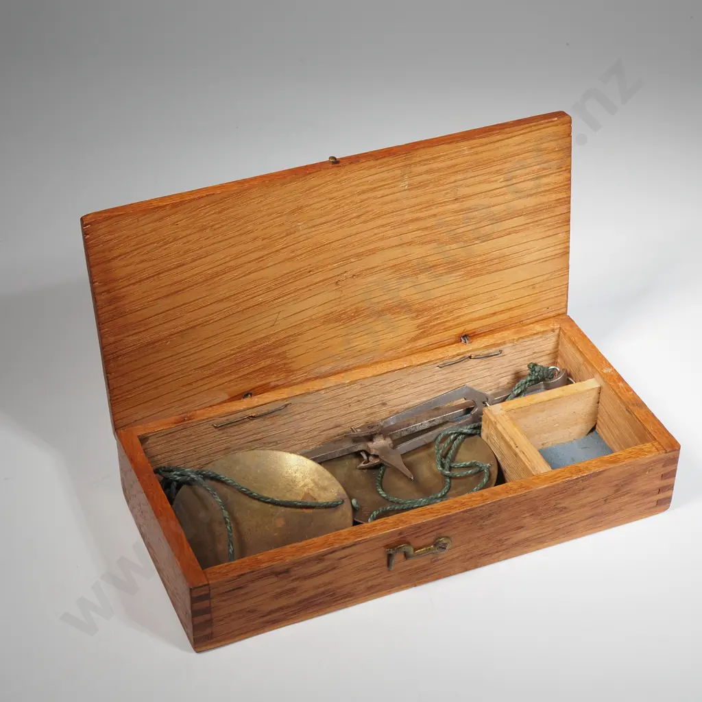 Vintage Boxed Set Of Gold Scales Image 1++