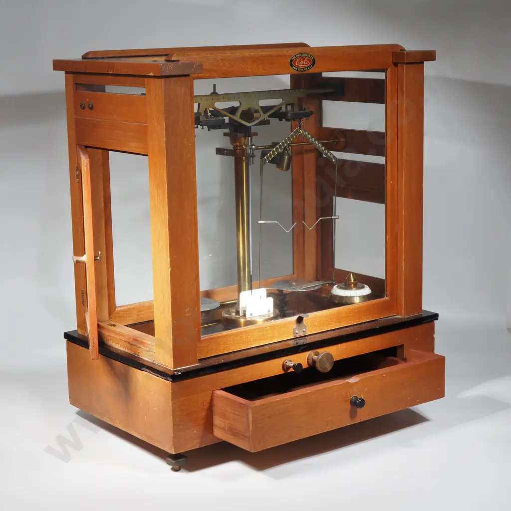 The Seederer- Kohlbusch Scientific Balance Scale 1930's Image 1++