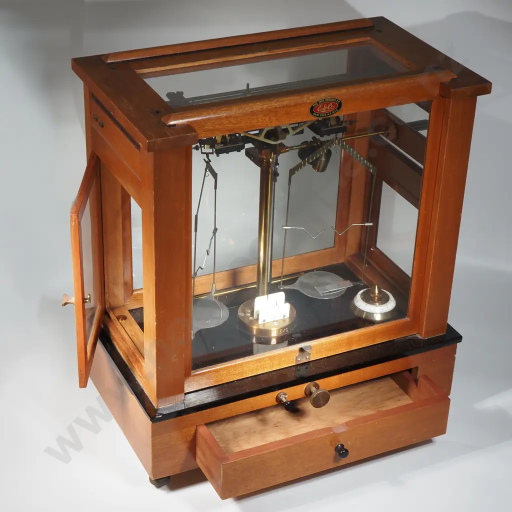 The Seederer- Kohlbusch Scientific Balance Scale 1930's Image 1++