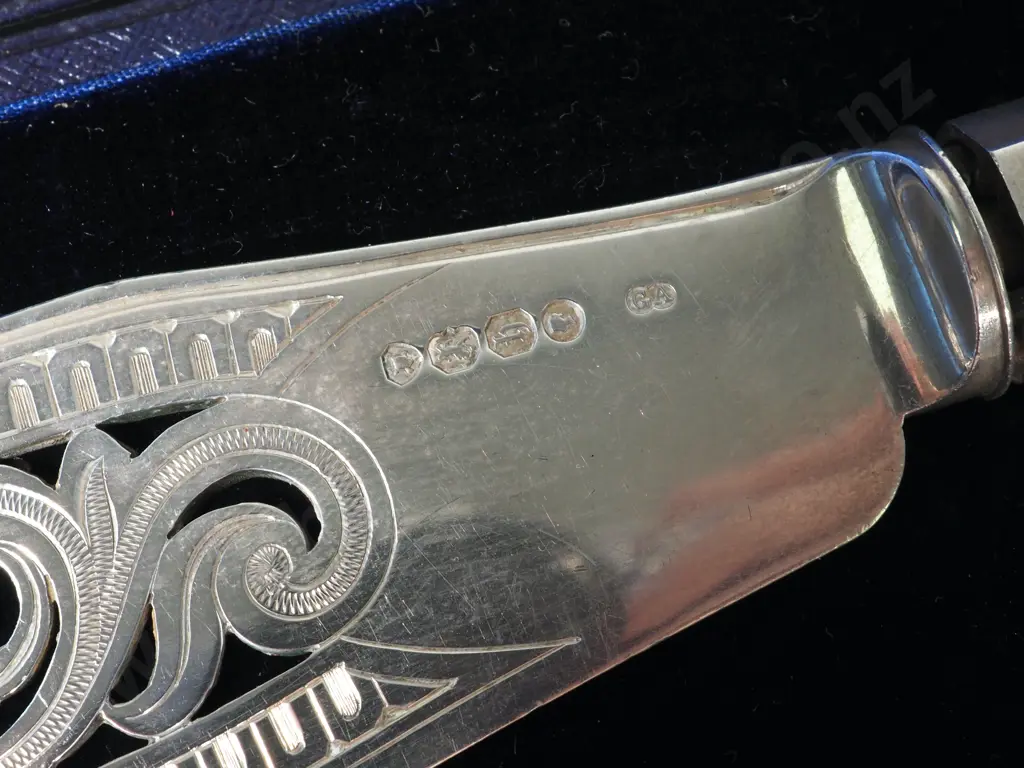 Magnificent Vintage Cased Sterling Silver Fish Servers Image 1++