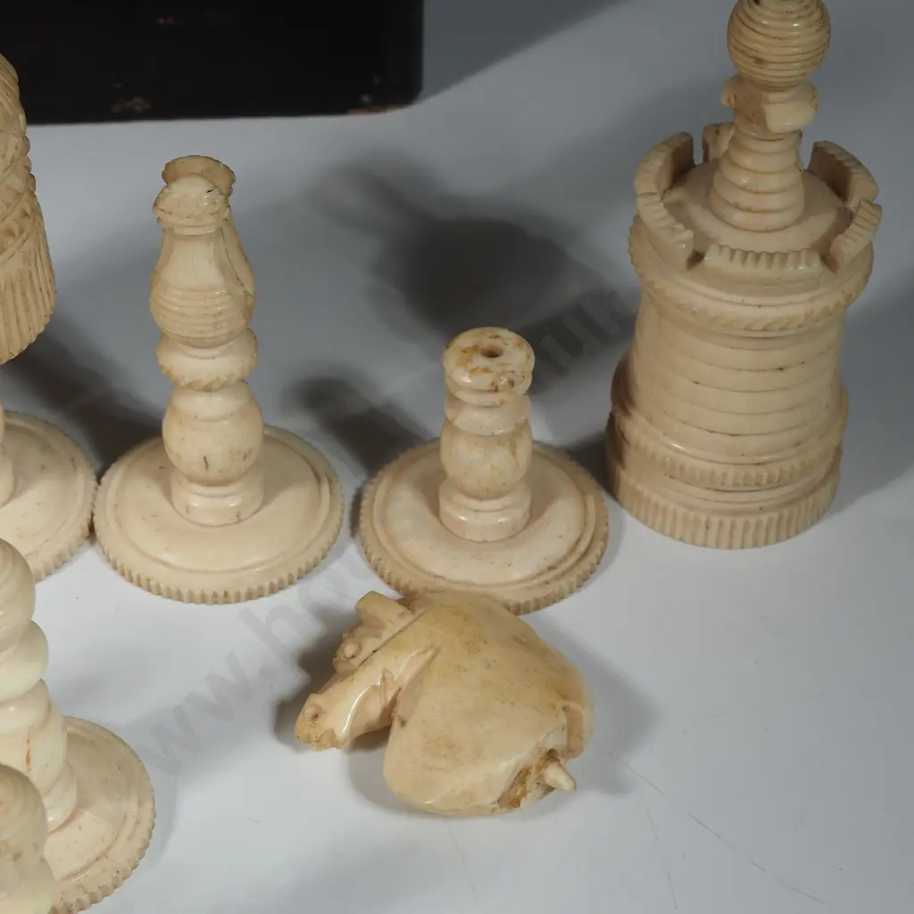 Late 19th Century Stained Red & Natural Ivory Chess Set In A Lacquered Box  Image 1++