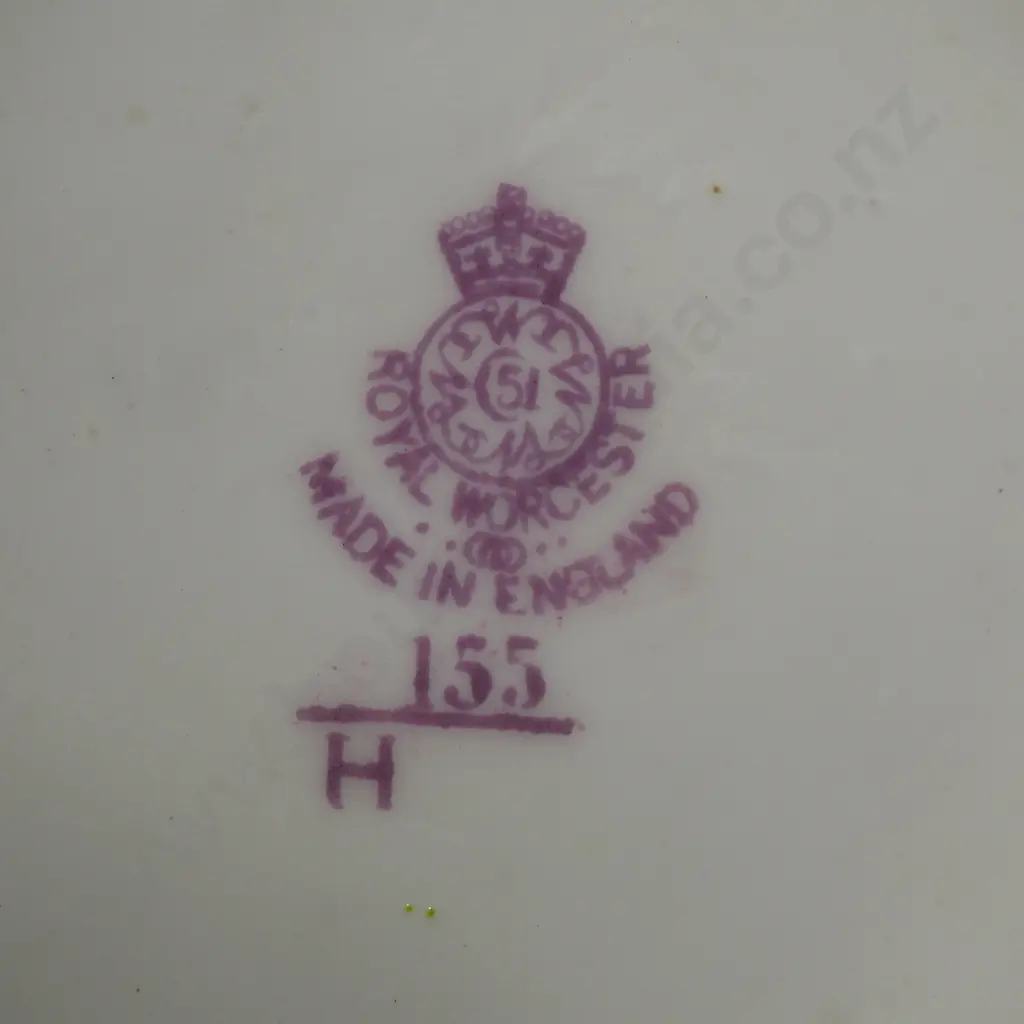 Royal Worcester Small Vase Hand Painted By Harry Stinton Image 1++