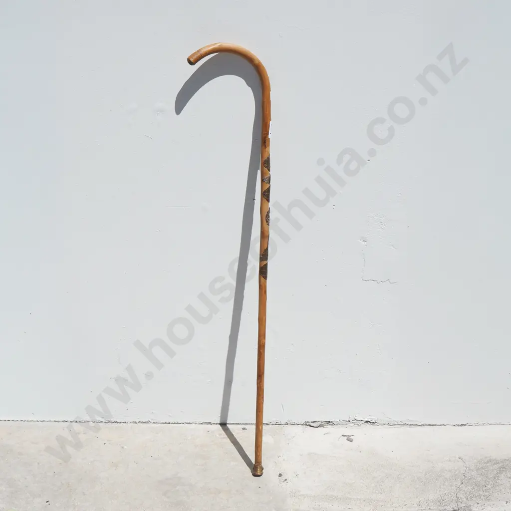 Wooden Walking Cane w Curved Handle - Six Metal Souvenir Plates & Base Image 1++