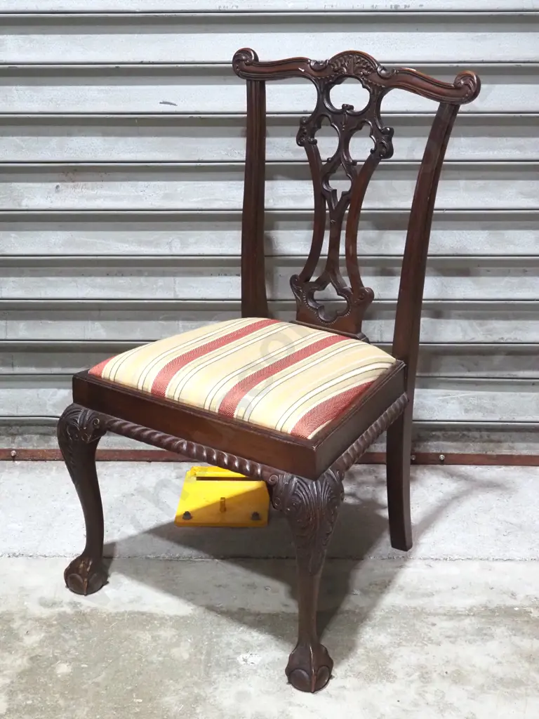 Ornate Antique Style Ball & Claw Chair Image 1++