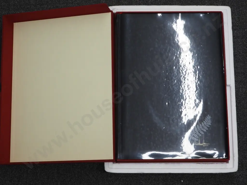 Men in White: The History of New Zealand International Cricket 1894 to 1985. Deluxe Edition 651/1200 Image 1++