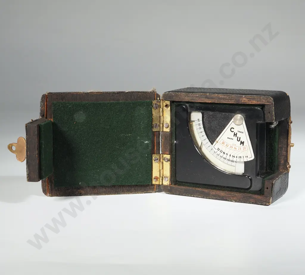 Vintage "Chum" Light Exposure Meter Manufactured By Arthur G Gosling Form 1946 Onwards Image 1++