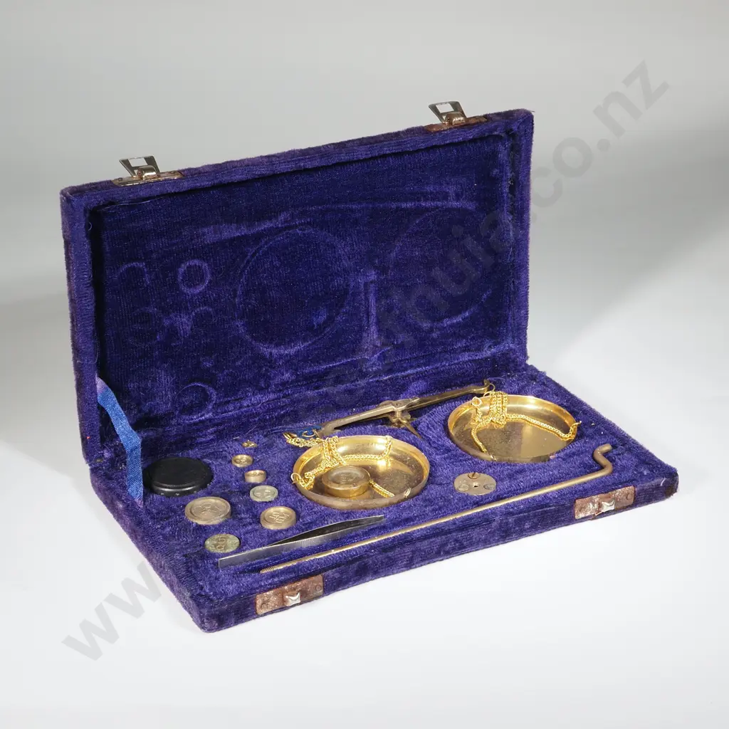 Vintage Brass Boxed Gold Weighing Scale Complete with Weights Image 1++