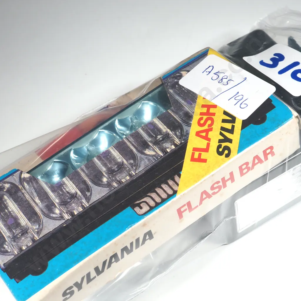 Honeywell Strobolite 14 Sears Flash & Boxed  Sylvania Flash Bar Image 1++