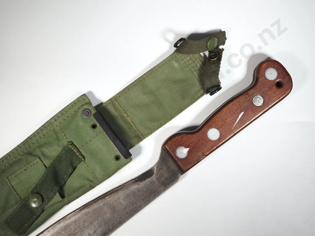 1980's Army Go Lock Machete w Sheath Image 1++