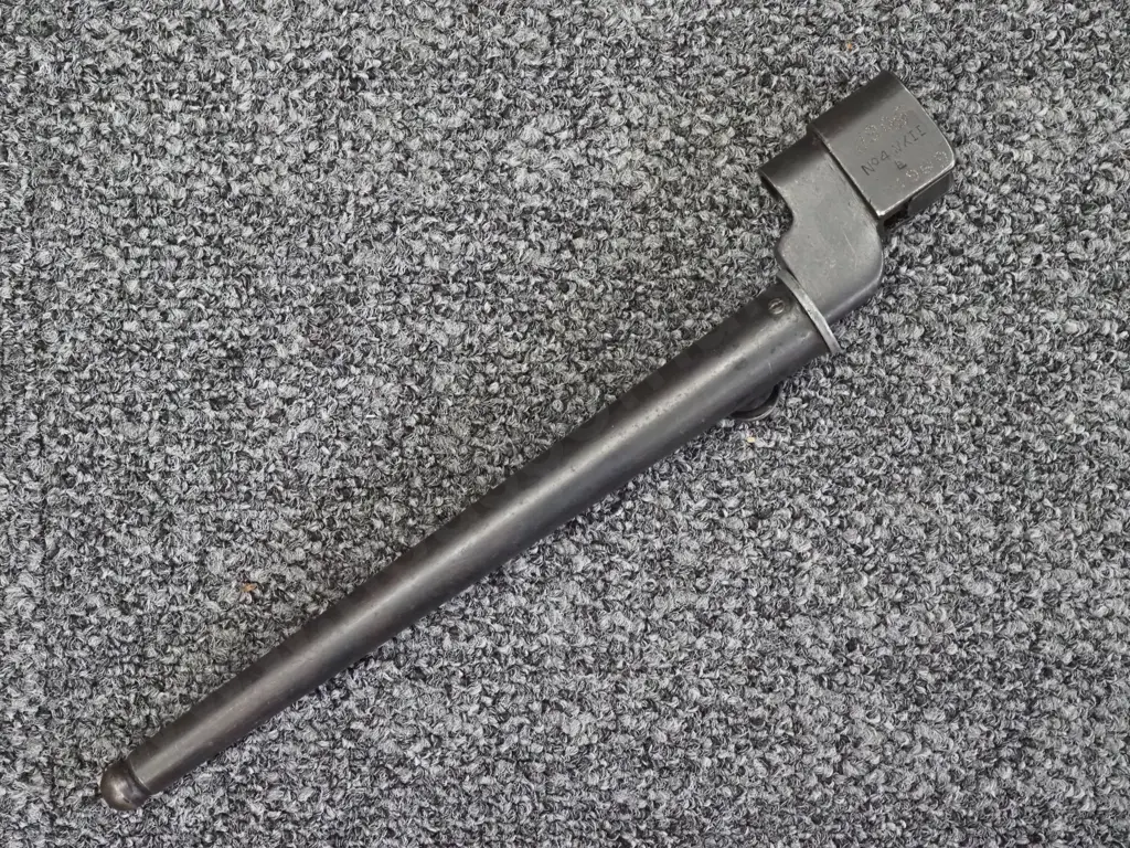 Lee Enfield No. 4 Mk II Spike Bayonet & Scabbard by Long Branch  Image 1++