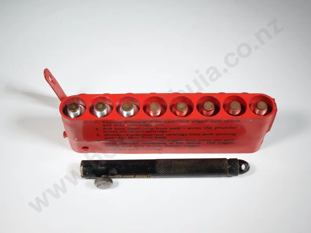 1980's Military Mini-flares - Complete  Image 1++