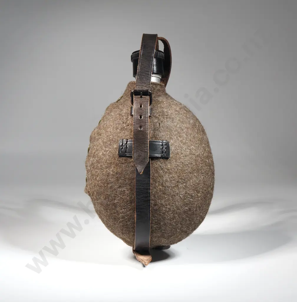 WW2 German Water Bottle .8L  Image 1++