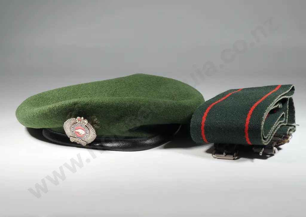 RNZIR Beret & Stable Belt  Image 1++