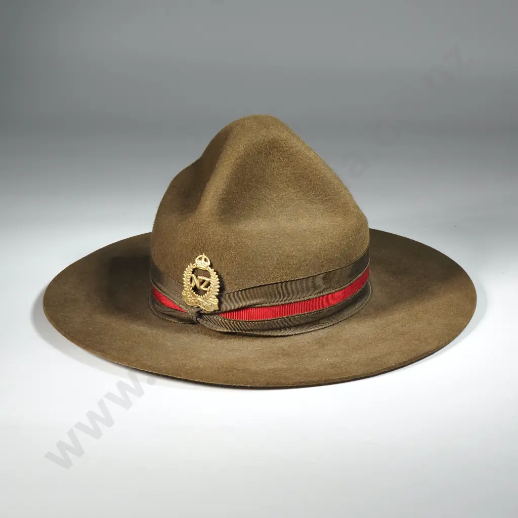 Minature New Zealand Lemon Army Squeezer With Infantry Puggaree & KIngs Crown NZEF Badge Image 1++