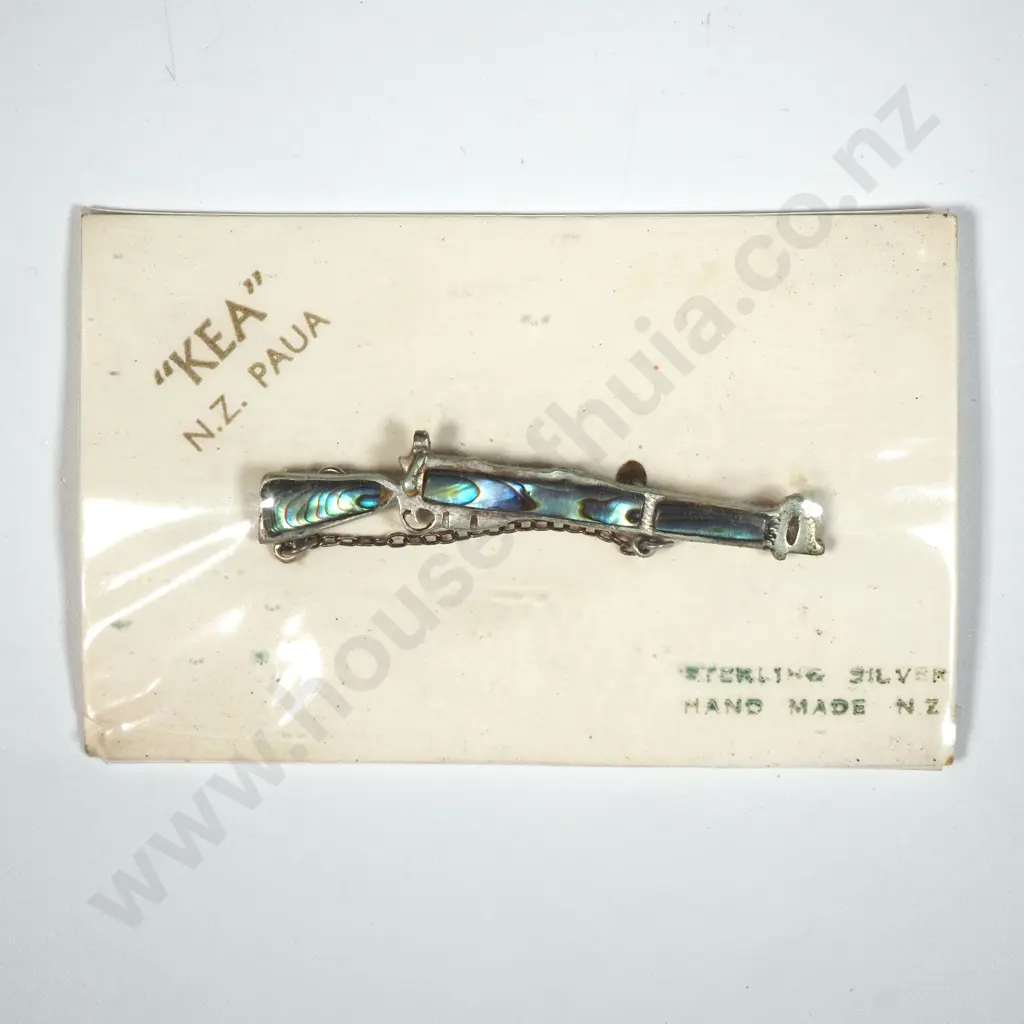 WWI Sterling Silver & Paua Rifle Sweetheart Badge. Image 1++