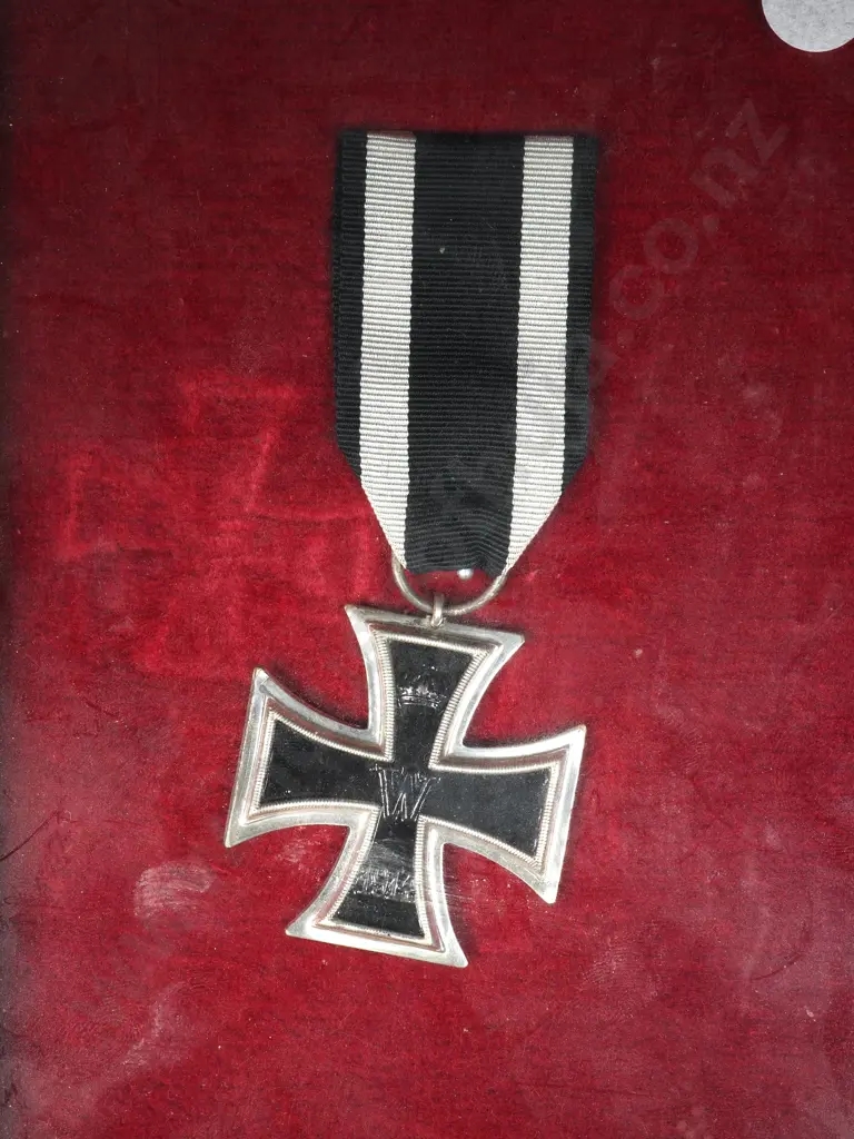 WW1 German Iron Cross in Presentation Frame w Typed Letter of Provenance on Reverse - Purported Vet Bring Back Image 1++