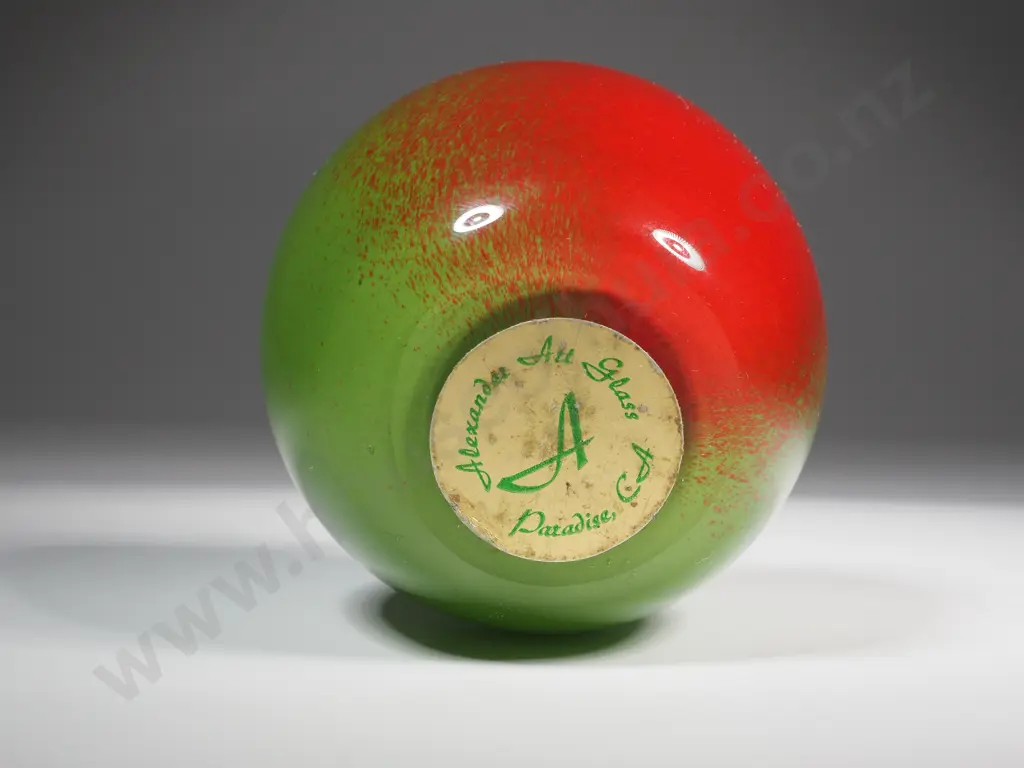 Ed Alexander. Art Glass Paperweight In The Form Of An Apple. Image 1++