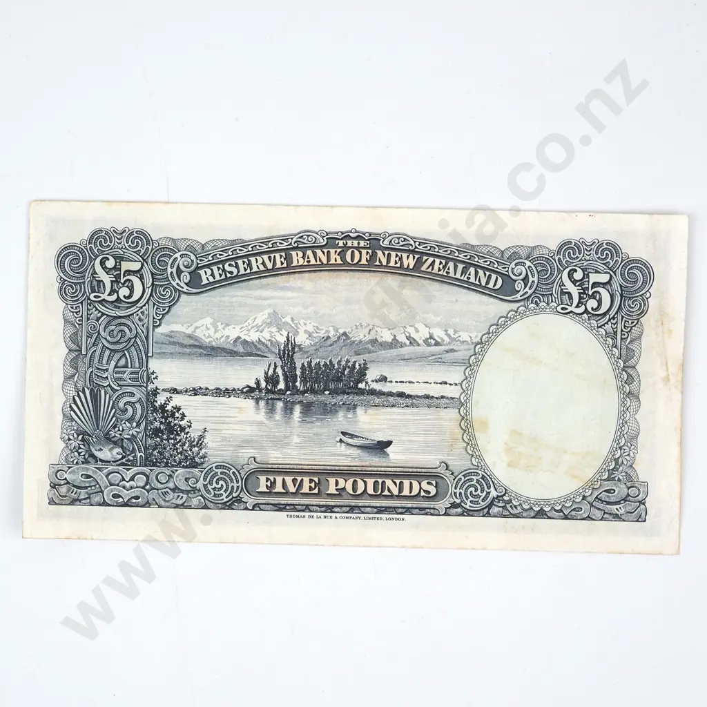 FIVE POUNDS, FLEMING SIGNATURE, SERIAL A8 123999, VERY FINE, C.V. $110 Image 1++