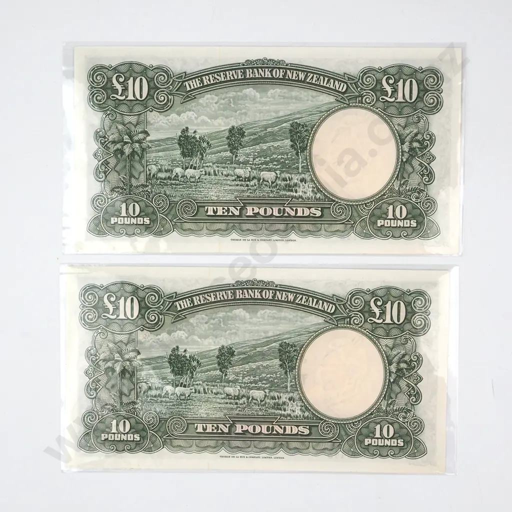 TEN POUNDS CONSECUTIVELY NUMBERED PAIR, FLEMING SIGNATURE, SERIALS  AK 998442 / 3, UNCIRCULATED, C.V. $1600 Image 1++