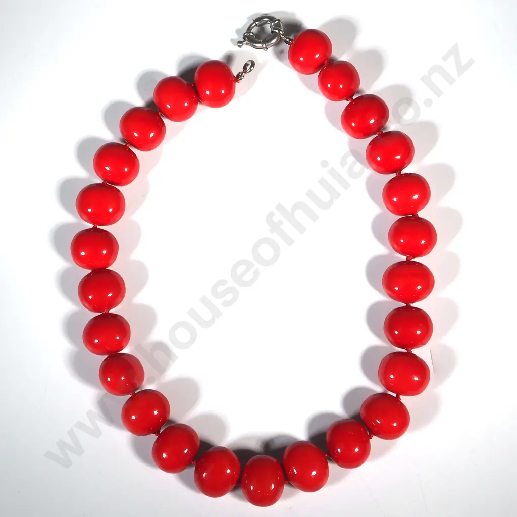Shiny Oval Red Bead (Possibly Glass) Necklace. Image 1++