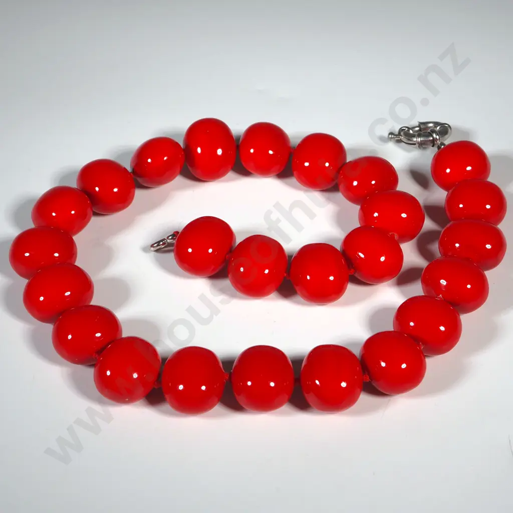 Shiny Oval Red Bead (Possibly Glass) Necklace. Image 1++