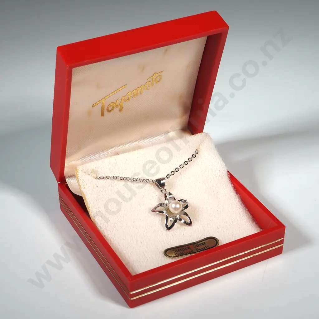 Boxed Toyomoto Sterling Silver Chain & Cultured Pearl Pendant. Image 1++