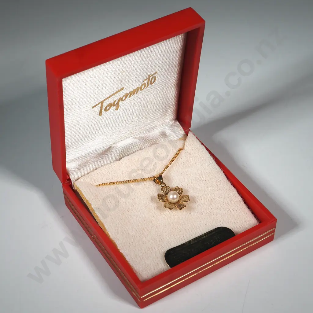 Boxed Toyomoto 24ct Rolled Gold Chain & Cultured Pearl Pendant. Image 1++