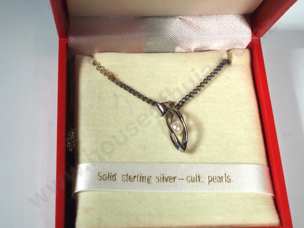 Boxed Toyomoto Sterling Silver Chain & Cultured Pearl Pendant. Image 1++