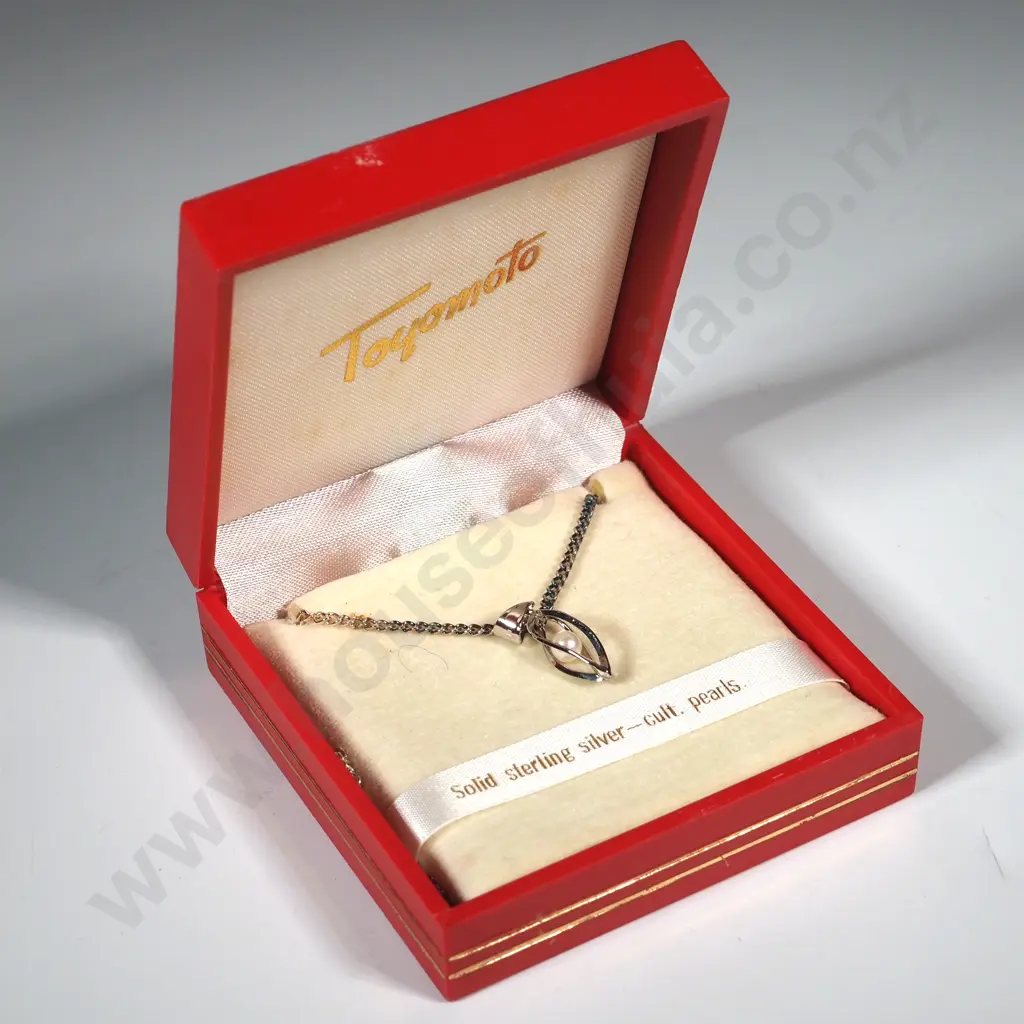 Boxed Toyomoto Sterling Silver Chain & Cultured Pearl Pendant. Image 1++