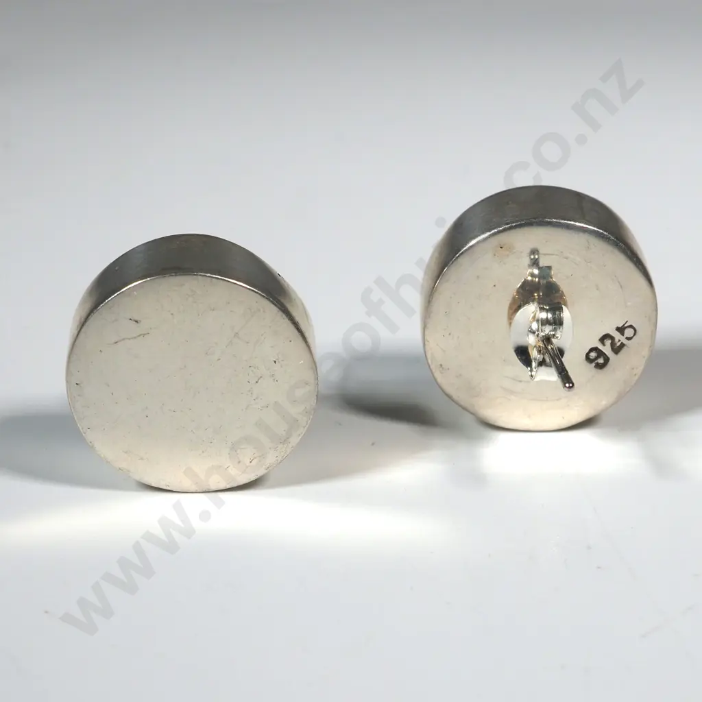 Pair Of Sterling Silver Earrings Of Circular Form Image 1++