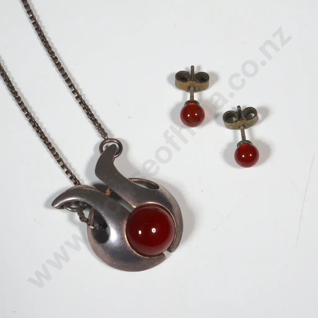 Vintage Modernist Amber Pendant On Chain Complete With Matching Amber Stud Earrings Image 1++